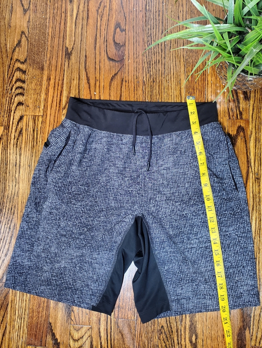 Lululemon Men's T.H.E Short Luxtreme Liner 9"  Grey Athletic with Black Sz M - Picture 11 of 16